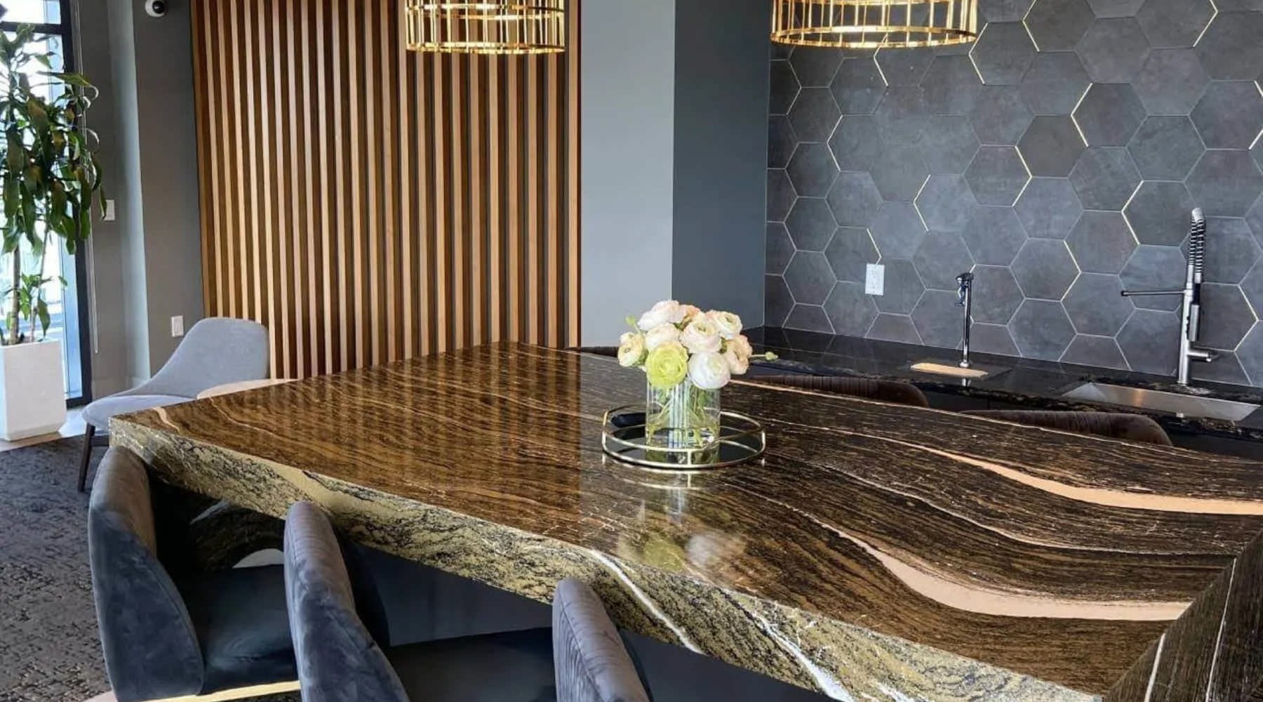 clubhouse kitchen island with chairs